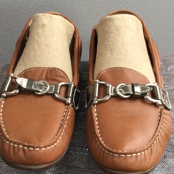 AGL woman’s size 8 leather loafer - Picture 2 of 7